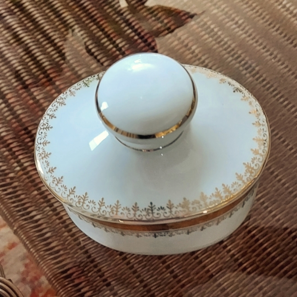 Vintage 1980's Regal Gold Pattern Bobby Pin/Qtip Canister : 22 karat gold trim.